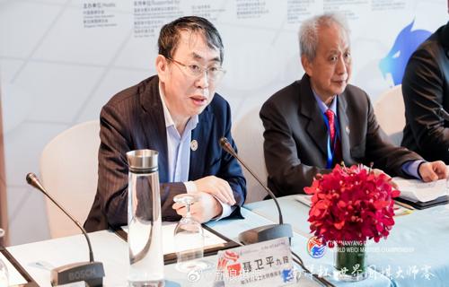 经纪人否认彭于晏新恋情遛狗朋友